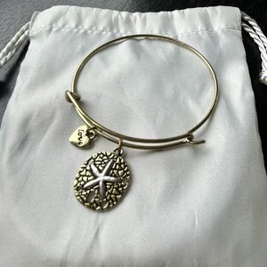Gold starfish bangle bracelet